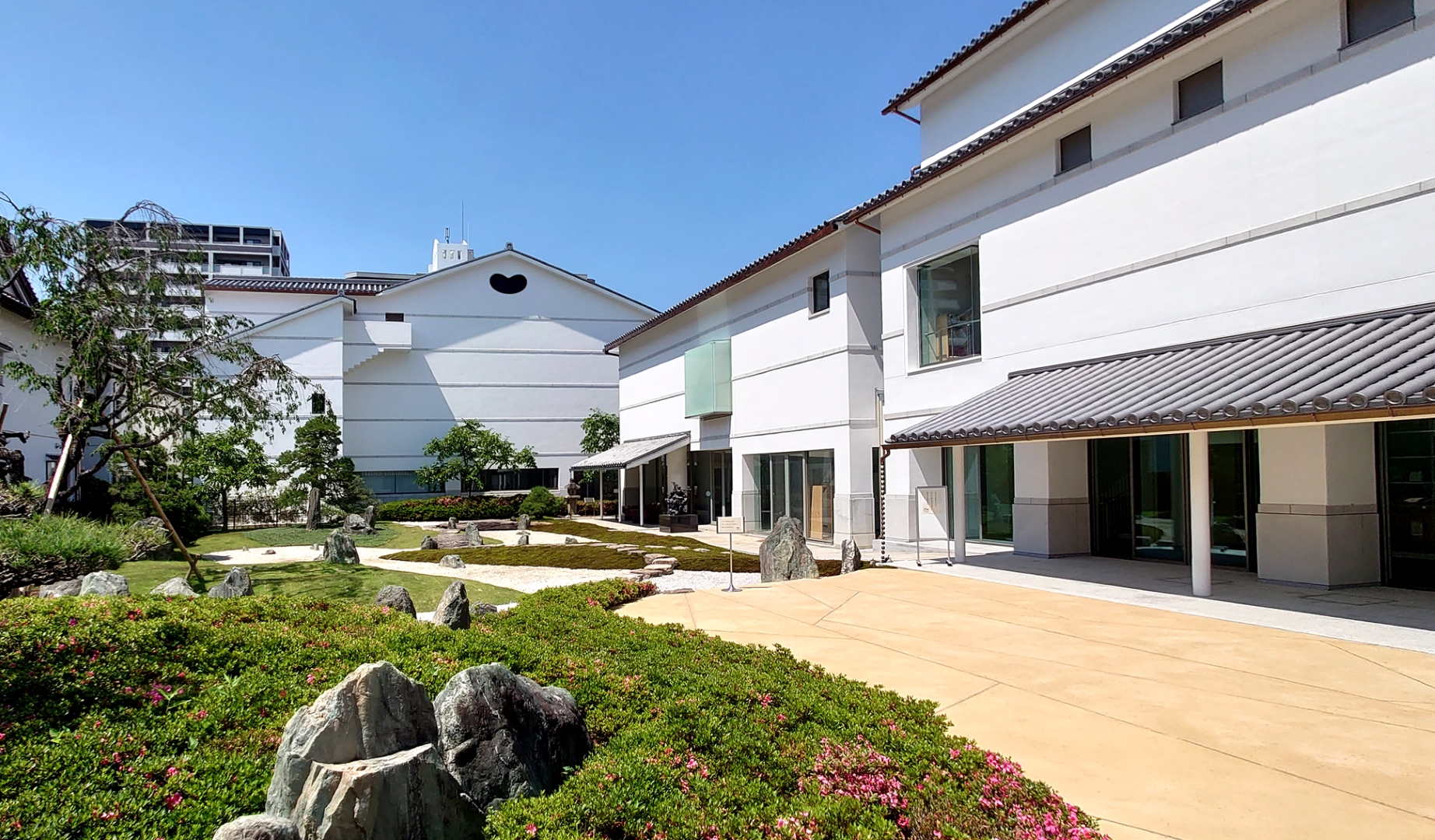 Itami City Museum of Art, History and Culture - Sakakura 